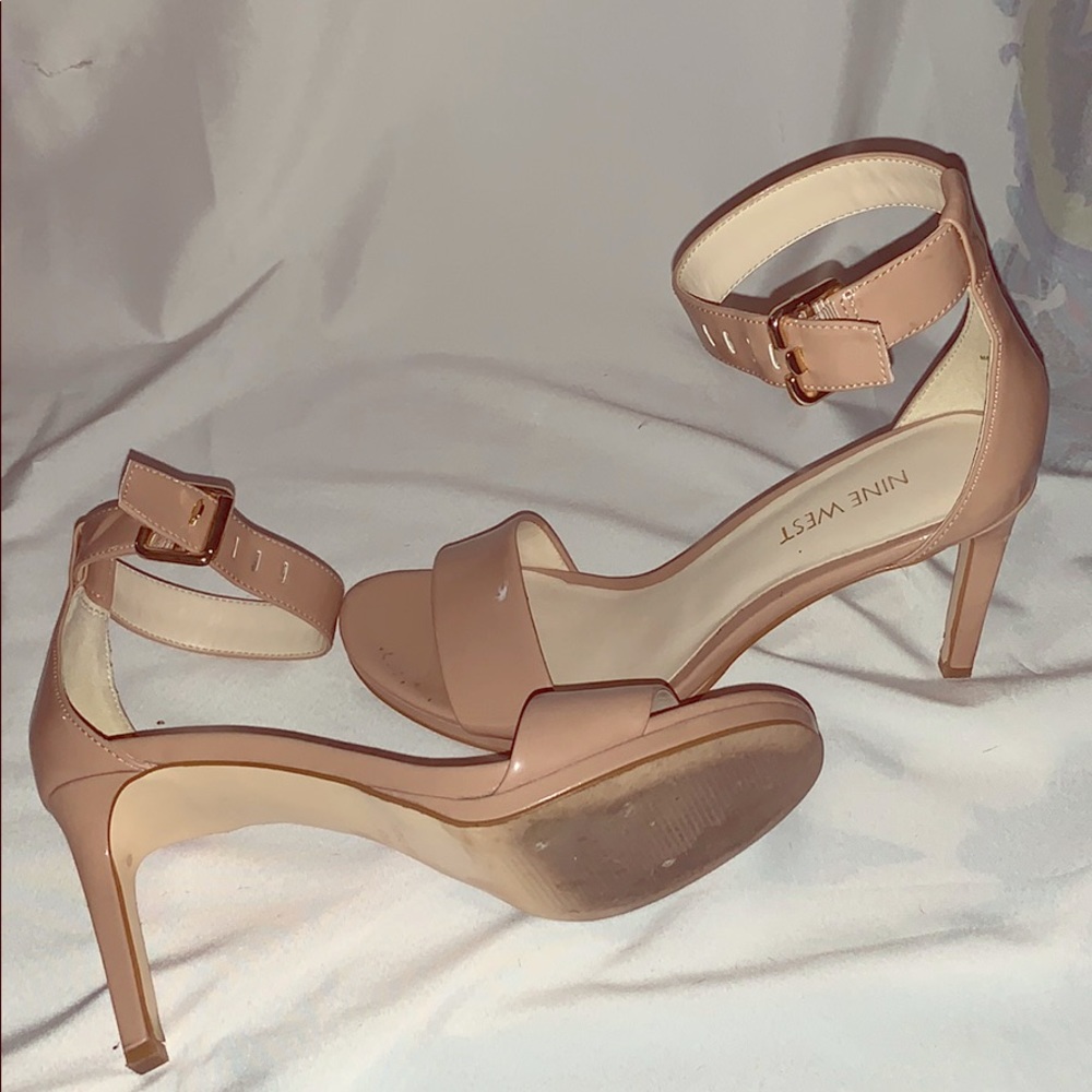 Nine West nude heel size 7